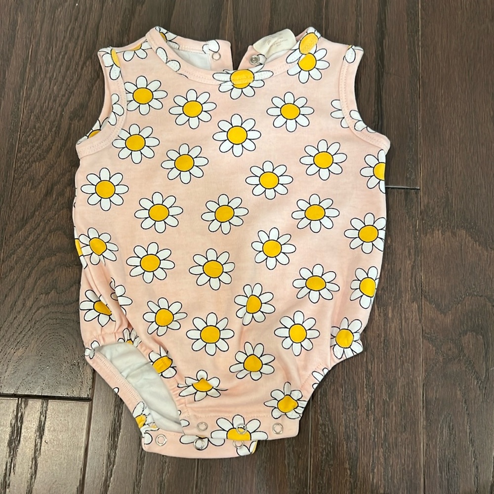 SIIX/SpearmintLove Daisy Pop Taffy Onesie